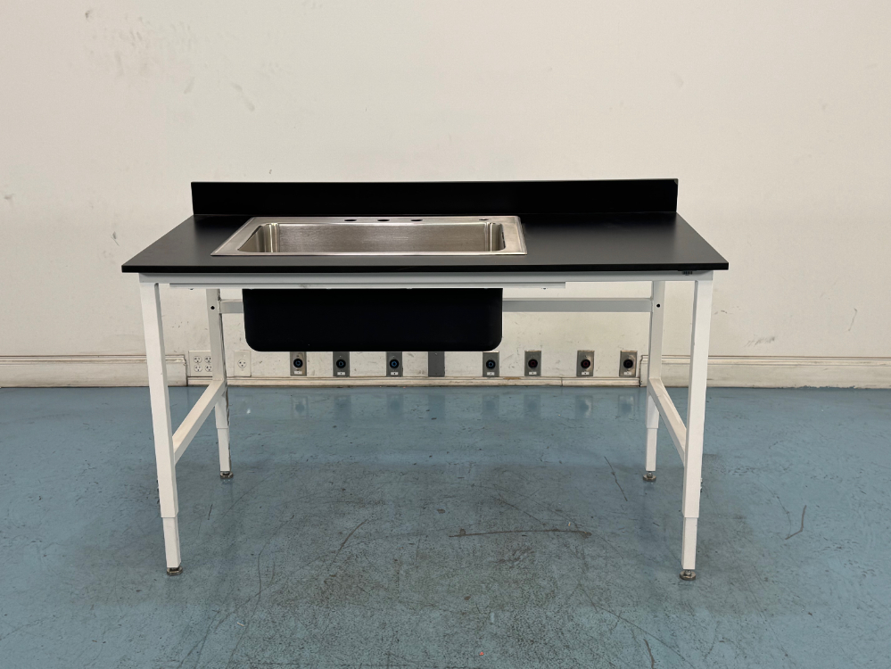Image of Formaspace 5' Stationary Lab bench w/ Sink